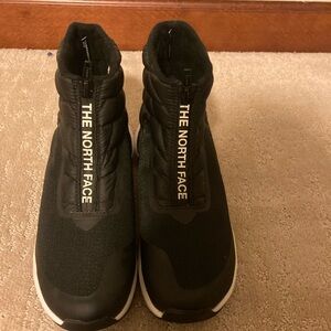 NWOT The North Face Thermoball Progressive Zip Snow Boots